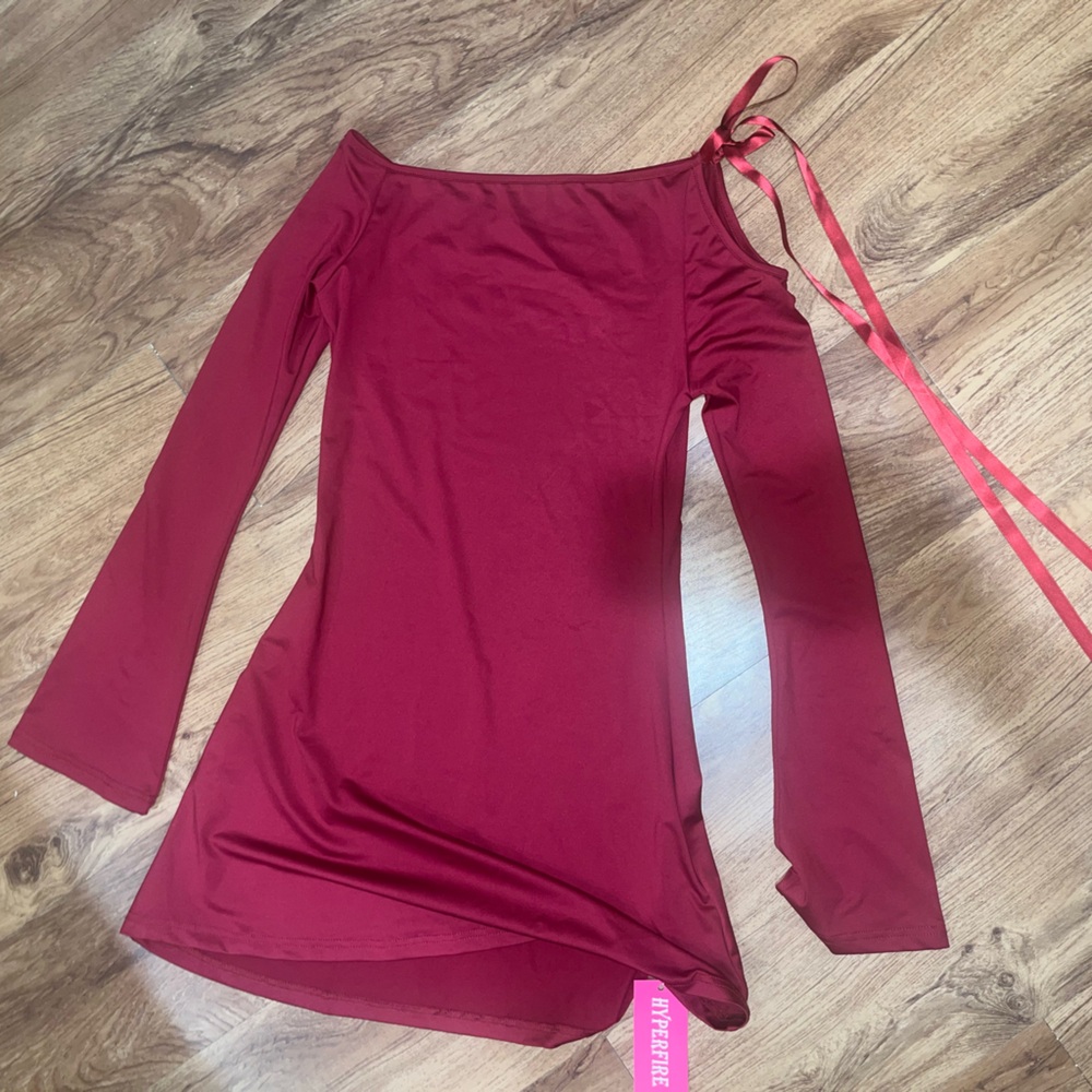 NWT HYPERFIRE Red Long Bell Sleeve Cold Shoulder Ribbon Top Size X Small Dress